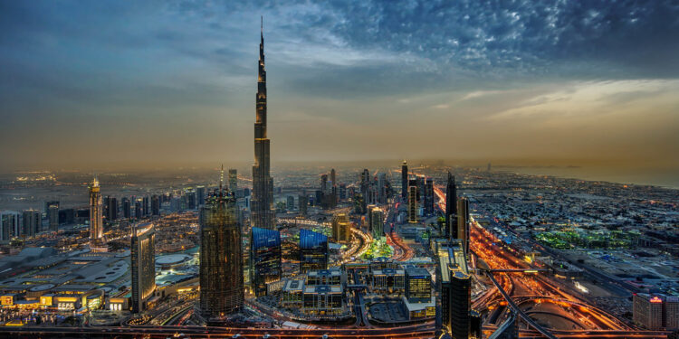 הנה בא שלום עלינו – נלך להשקיע באבו דאבי?