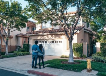 השקעה בנדל"ן בחו"ל באמצעות מימון זר